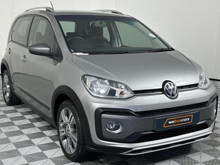2017-Volkswagen-Up-Cross-Up-10-5-dr_16