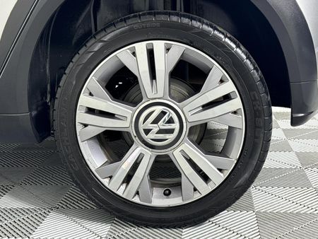 2017-Volkswagen-Up-Cross-Up-10-5-dr_6