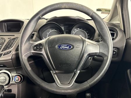 2017-Ford-Fiesta-10-EcoBoost-Ambiente-Auto-5-dr_11