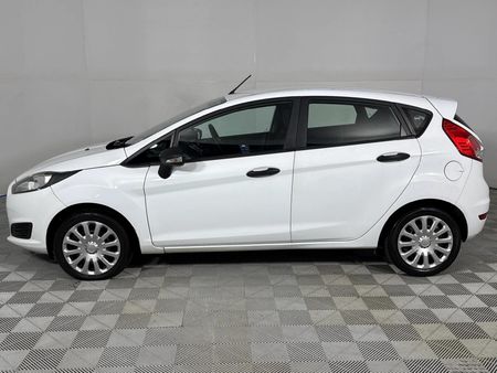2017-Ford-Fiesta-10-EcoBoost-Ambiente-Auto-5-dr_18