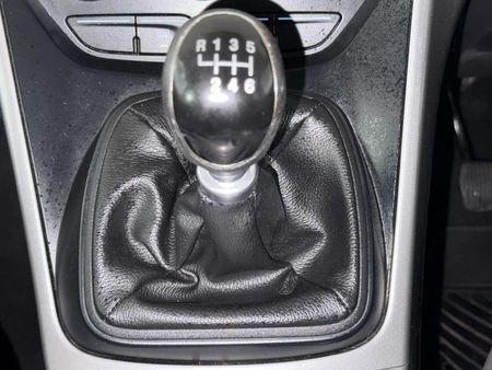 2015-Ford-Kuga-15-EcoBoost-Ambiente_10