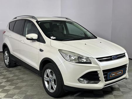 2015-Ford-Kuga-15-EcoBoost-Ambiente_15