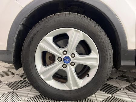 2015-Ford-Kuga-15-EcoBoost-Ambiente_4