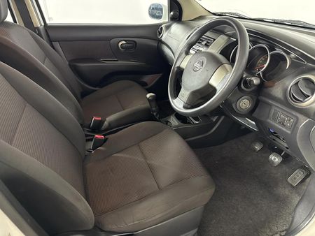 2014-Nissan-Livina-16-Acenta-X-Gear_9