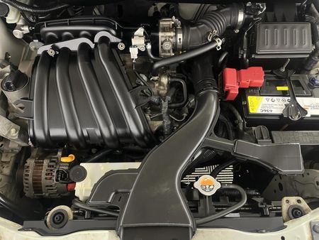 2014-Nissan-Livina-16-Acenta-X-Gear_12