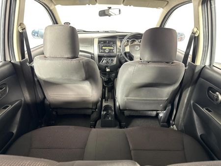2014-Nissan-Livina-16-Acenta-X-Gear_13