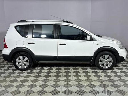 2014-Nissan-Livina-16-Acenta-X-Gear_16