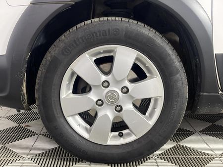 2014-Nissan-Livina-16-Acenta-X-Gear_4