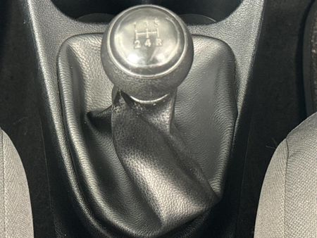 2012-Toyota-Etios-15-Xi-5-dr_10