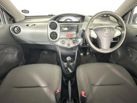 2012-Toyota-Etios-15-Xi-5-dr_1