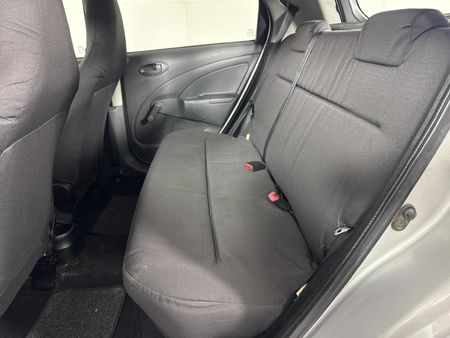 2012-Toyota-Etios-15-Xi-5-dr_3