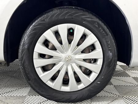 2012-Toyota-Etios-15-Xi-5-dr_5