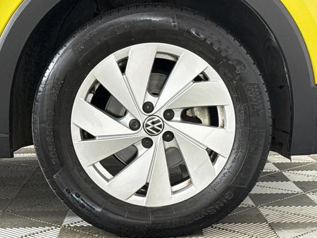 2025-Volkswagen-T-Cross-10-TSI-Life-Auto_5