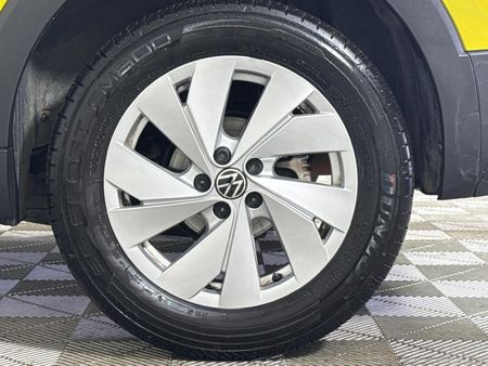 2025-Volkswagen-T-Cross-10-TSI-Life-Auto_6
