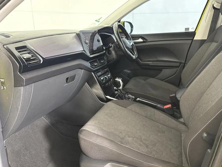 2025-Volkswagen-T-Cross-10-TSI-Life-Auto_8