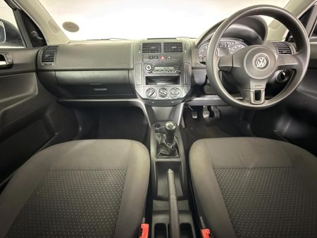 2014-Volkswagen-Polo-Vivo-16-Trendline-5-dr_1