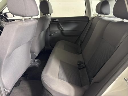 2014-Volkswagen-Polo-Vivo-16-Trendline-5-dr_3