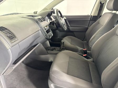 2014-Volkswagen-Polo-Vivo-16-Trendline-5-dr_8