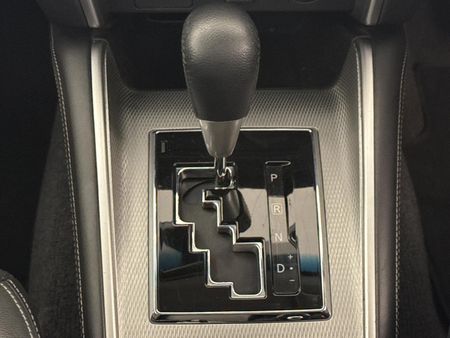 2022-Mitsubishi-Triton-24-Di-Dc-4x4-Auto-Double-Cab_9