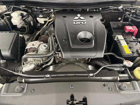 2022-Mitsubishi-Triton-24-Di-Dc-4x4-Auto-Double-Cab_12
