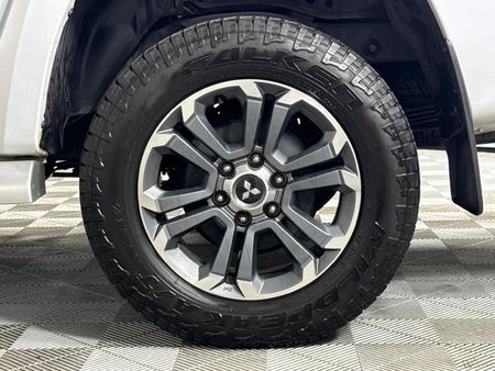 2022-Mitsubishi-Triton-24-Di-Dc-4x4-Auto-Double-Cab_6
