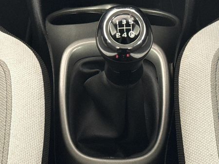 2017-Toyota-Aygo-10-5-dr_10