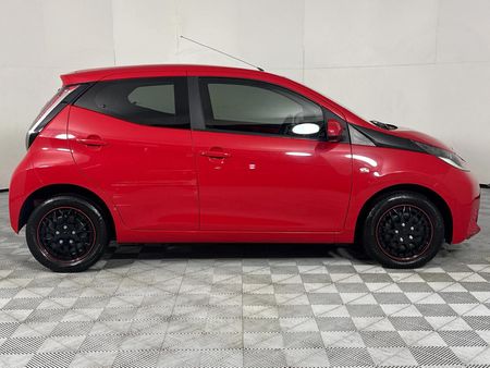 2017-Toyota-Aygo-10-5-dr_16