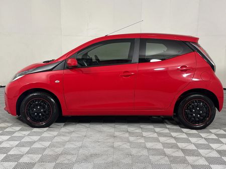 2017-Toyota-Aygo-10-5-dr_18