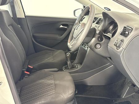 2014-Volkswagen-Polo-GP-12-TSI-Trendline-66kW_9