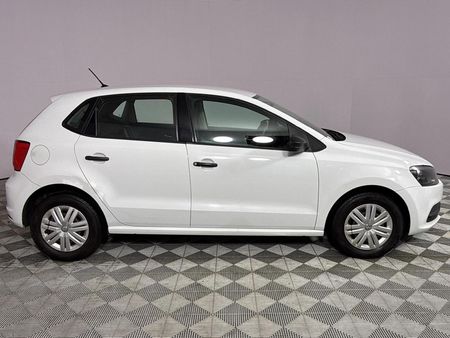 2014-Volkswagen-Polo-GP-12-TSI-Trendline-66kW_16