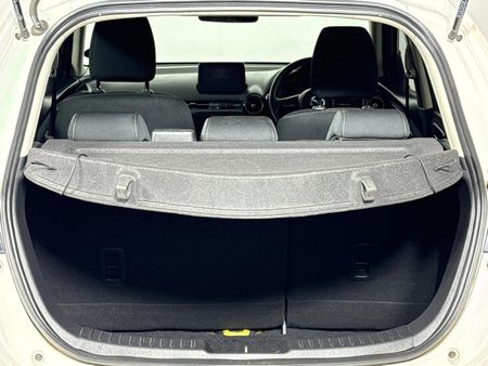 2017-Mazda-2-15-Individual-5-dr_13