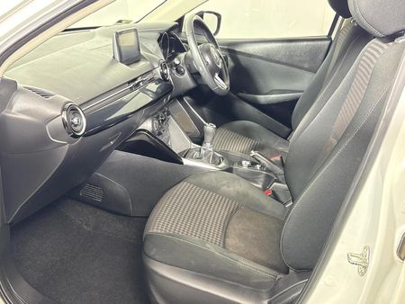 2017-Mazda-2-15-Individual-5-dr_8