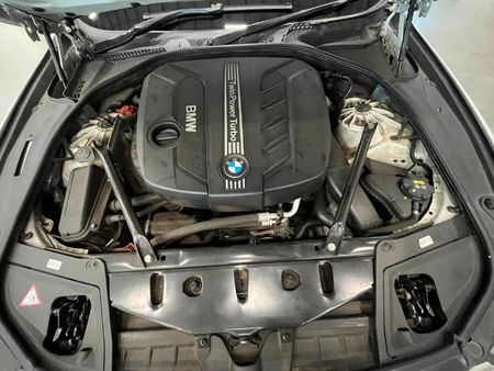 2014-BMW-5-Series-520d-M-Sport-Auto_12