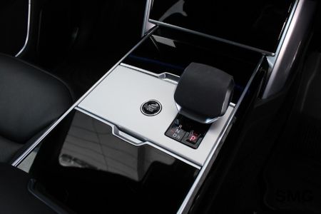 2026-Land-Rover-Range-Rover-44-HSE_11
