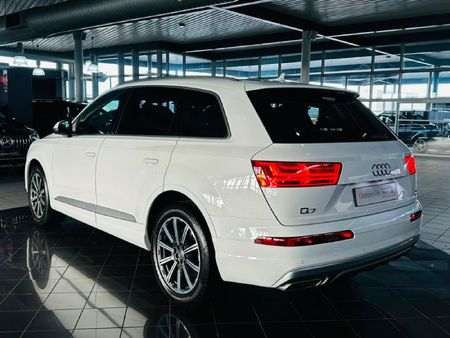 2017-Audi-Q7-30-TDI-quattro-Auto-45-TDI_13