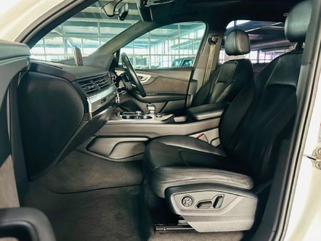 2016-Audi-Q7-30-TDI-quattro-Auto-45-TDI_4