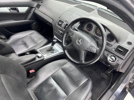 2011-Mercedes-Benz-C-Class-C-180-BE-Elegance-Auto_14