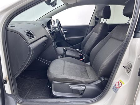 2019-Volkswagen-Polo-GP-14-Comfortline_6