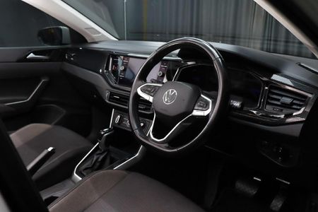 2023-Volkswagen-Polo-10-TSI-Life-Auto-DSG_10