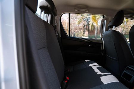 2026-Toyota-Hilux-28-GD-6-Raider-4x4-Auto-Double-Cab_14