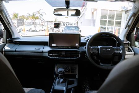 2026-Toyota-Hilux-28-GD-6-Raider-4x4-Auto-Double-Cab_22