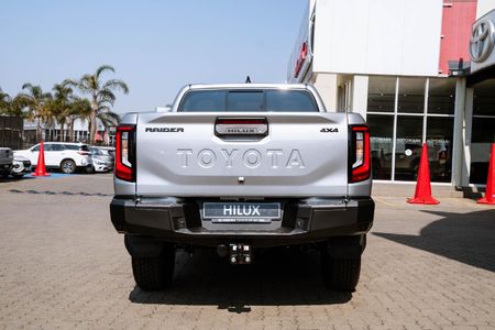2026-Toyota-Hilux-28-GD-6-Raider-4x4-Auto-Double-Cab_5