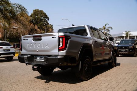 2026-Toyota-Hilux-28-GD-6-Raider-4x4-Auto-Double-Cab_6