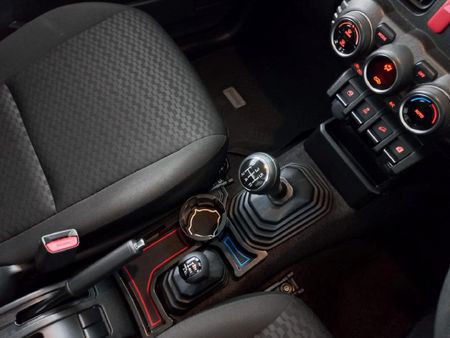 2023-Suzuki-Jimny-15-GLX_10