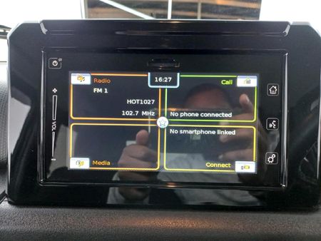 2023-Suzuki-Jimny-15-GLX_12