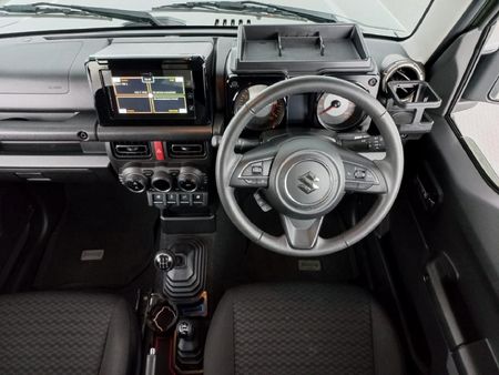 2023-Suzuki-Jimny-15-GLX_13