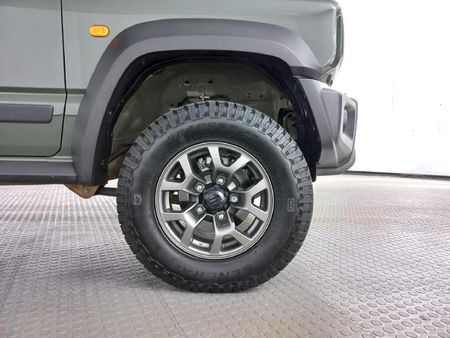 2023-Suzuki-Jimny-15-GLX_7