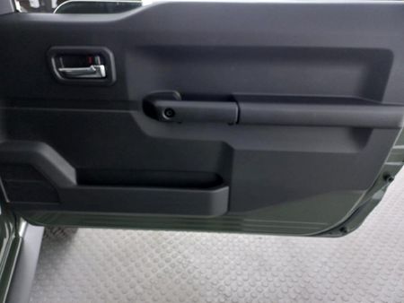 2023-Suzuki-Jimny-15-GLX_8