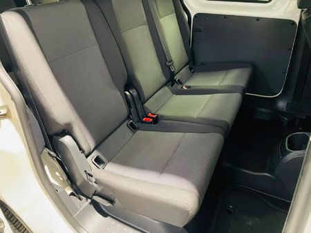 2019-Volkswagen-Caddy-Maxi-CrewBus-20-TDI_23