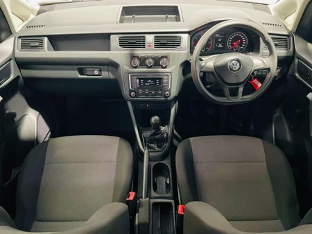 2019-Volkswagen-Caddy-Maxi-CrewBus-20-TDI_24